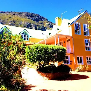 https://villa-la-paz.hotels-capetown.com